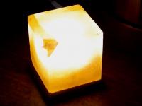 Himalája sólámpa rusztikus kocka