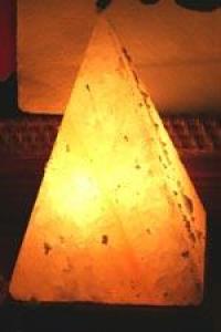 Himalája sólámpa rusztikus piramis